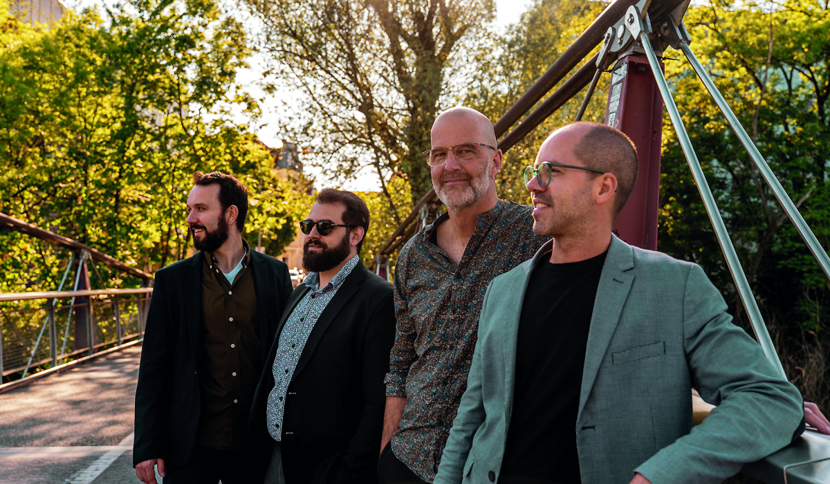 Following Footsteps - In The Moment - CD-Pr&auml;sentation